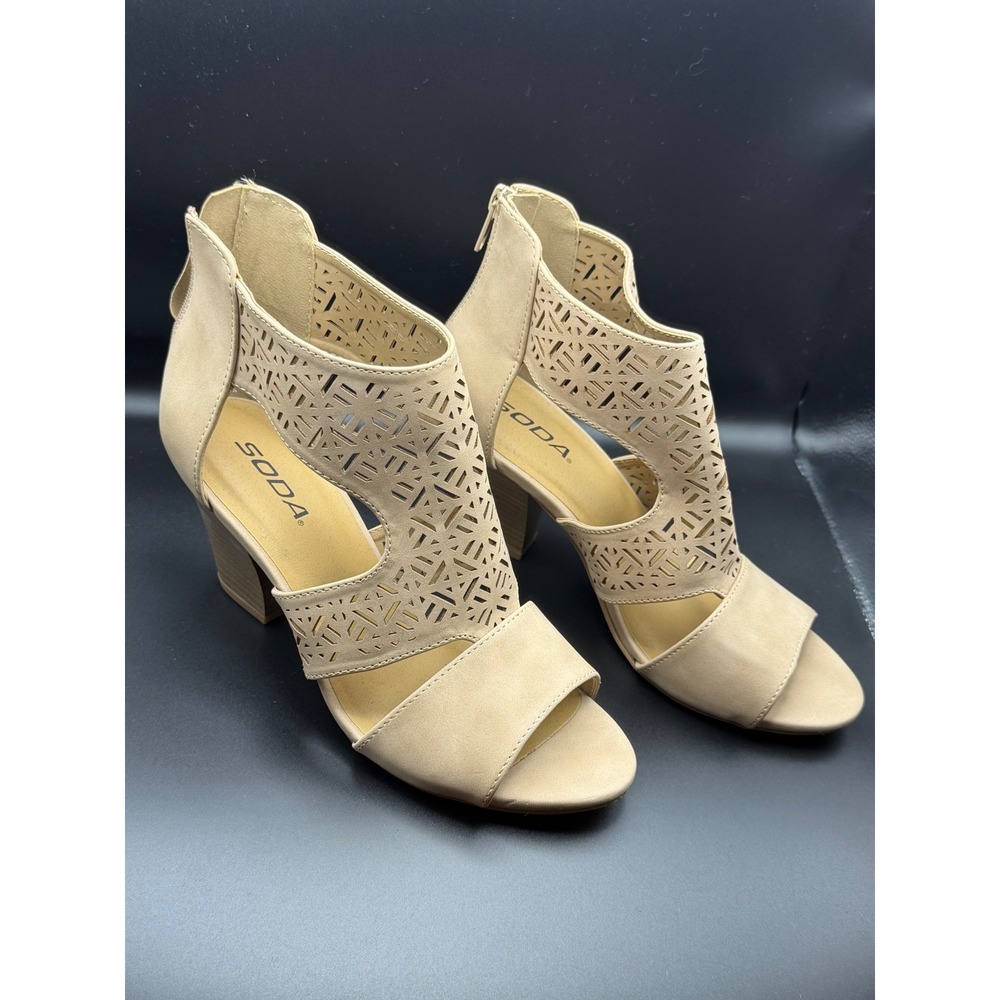 Soda Womens Taupe Laser Cut Out Caged Block Heel Sandals Size 8